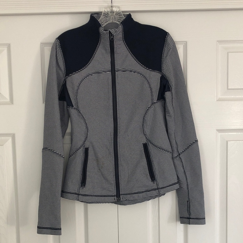 Luluemun Navy and White Gingham Zip-Up Active Jacket
